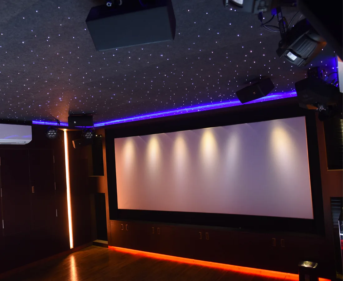 Project 10 · Cinesphere
